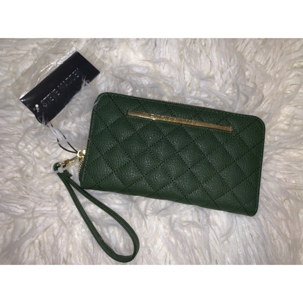Olive Steve Madden wallet.